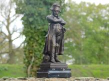 Sculptuur Napoleon, brons-metaal look op marmer voet