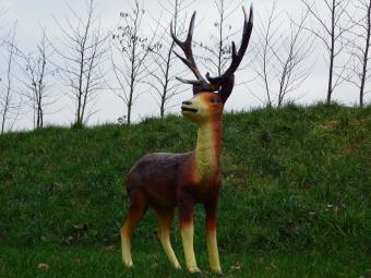 Hirsch mit Geweih - Polystone Statue - 108 cm - in Farbe