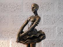 Statue einer Ballerina, Gusseisen, Bronze Look, Heimdekoration