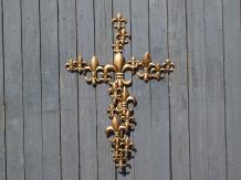 Großes Kreuz mit französischen Lilien - Metall - Schwarz mit Bronze - Wandornament