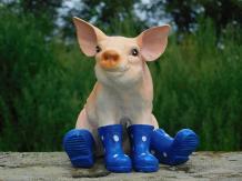 Gartenstatue Schwein, lustige Figur, Tier mit Stiefeln, Gartendeko