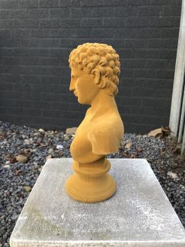 Beeld van Adam, afgewerkt in fluweel, kleur Ochre