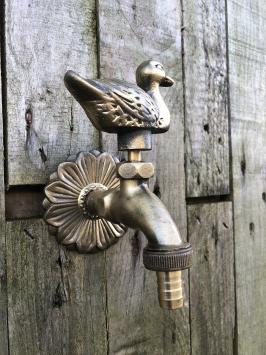 Wasserhahn mit Ente für Gartenbrunnen, Messing