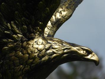 Tuinbeeld adelaar, goud zwarte adelaar op sokkel, exclusief beeld