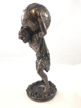 Statue des Atlas, eines Riesen der das Universum trug, aus Polyresin