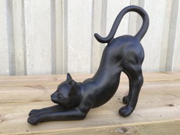 Sculptuur van een kat die zich uitstrekt