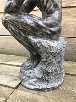 Beeld van de denker 'THE THINKER', polystone beeld