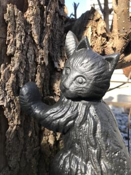 Zwarte kat sculptuur