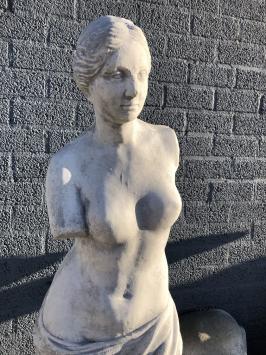 Steinskulptur der Venus von Milo, eine bekannte Statue