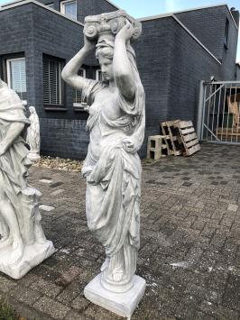 Karyatide, Statue aus Stein, einer mythologischen Frau