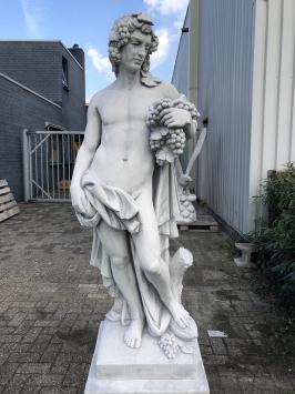 Schöne Gartenstatue des Bacchus, voll Stein