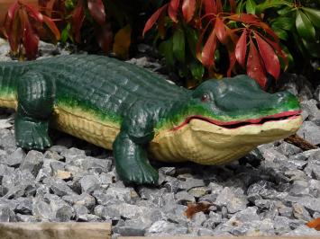 Gusseisenstatue eines Krokodils, in Farbe, schönes Bild