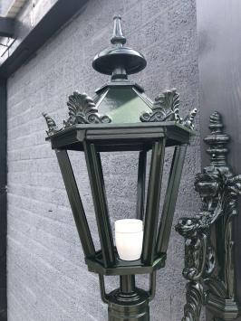 Wand buitenlamp Madrid-85 , Alu gegoten met Lampenfitting en Glas.