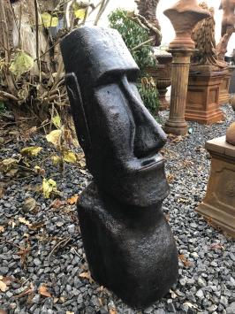 MOAI XXL, groot stenen beeld, van de paaseilanden, donker bruin