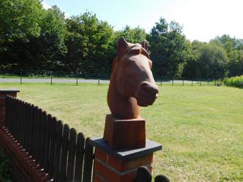 Schöner kräftiger Pferdekopf aus Gusseisen, unbehandelt