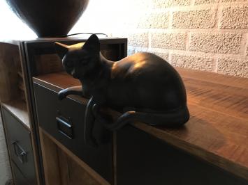 Sculptuur liggende kat uit Polystein, mooi!