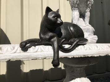 Sculptuur liggende kat uit Polystein, mooi!