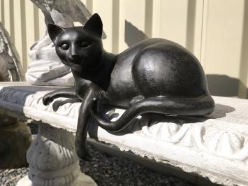 Sculptuur liggende kat uit Polystein, mooi!