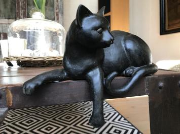 Sculptuur liggende kat uit Polystein, mooi!