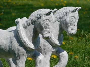 Tuinbeeld 'paard en wagen', vol stenen set beelden