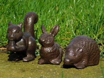 Set mit schönen Tierskulpturen aus Gusseisen: Schnecke, Kaninchen, Igel und Eichhörnchen