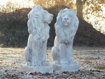 Löwenset - nach links und rechts schauend - Polystone weiß