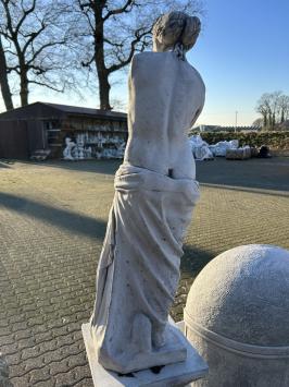 Tuinbeeld Milo, welbekend sculptuur, stenen beeld