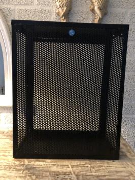 Wandvitrine, Metall schwarz mit Acrylglas