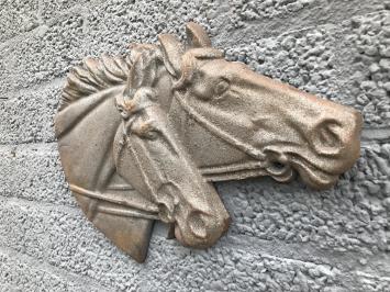 Gietijzeren wandplaat met 2 paardenhoofden, rustiek - robuust